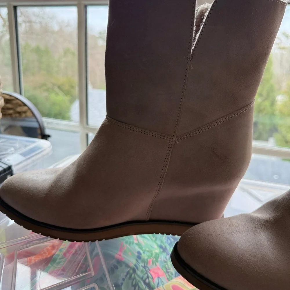Emu Australia (Ugg) Emerald Tan Suede Wedge Merino Wool Lined Ankle Boots 9